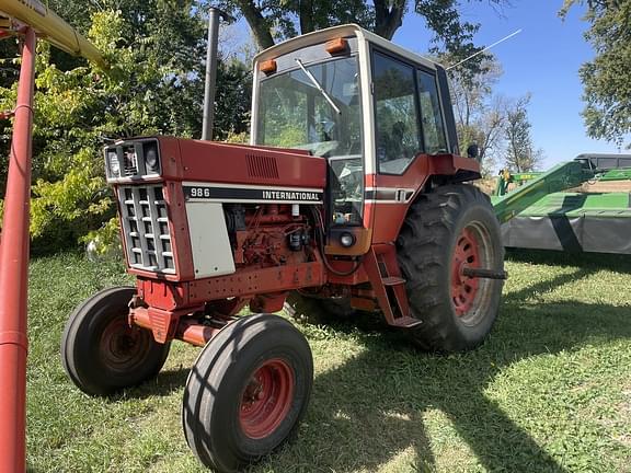 Image of International Harvester 986 equipment image 3