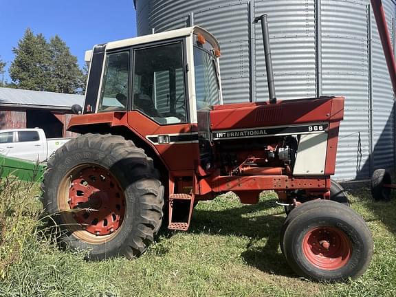 Image of International Harvester 986 equipment image 2