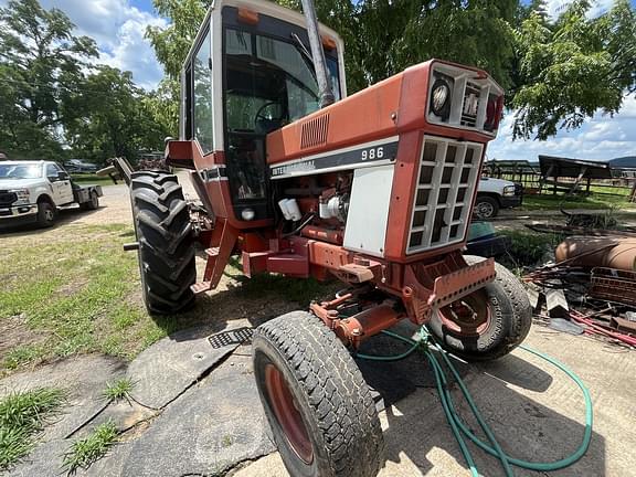 Image of International Harvester 986 equipment image 2