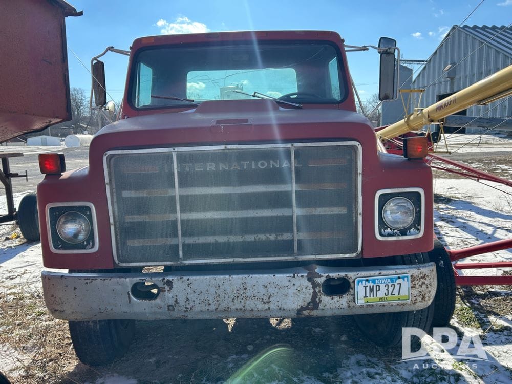 1979 International 1954 Equipment Image0