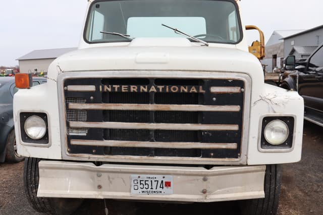 Image of International S1800 equipment image 1