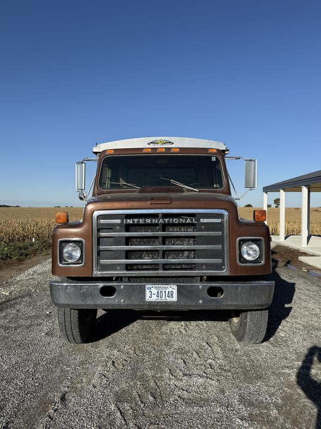 Image of International S1800 equipment image 3