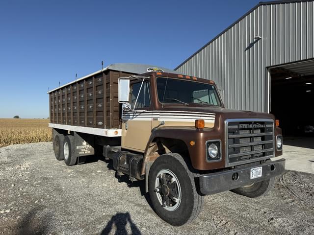 Image of International S1800 equipment image 4