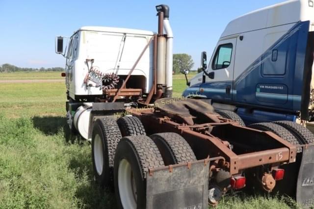 Image of International Transtar II equipment image 3