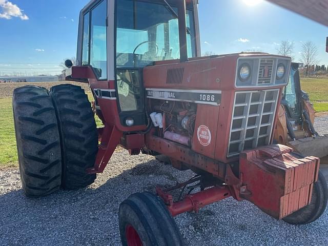 Image of International Harvester 1086 equipment image 3