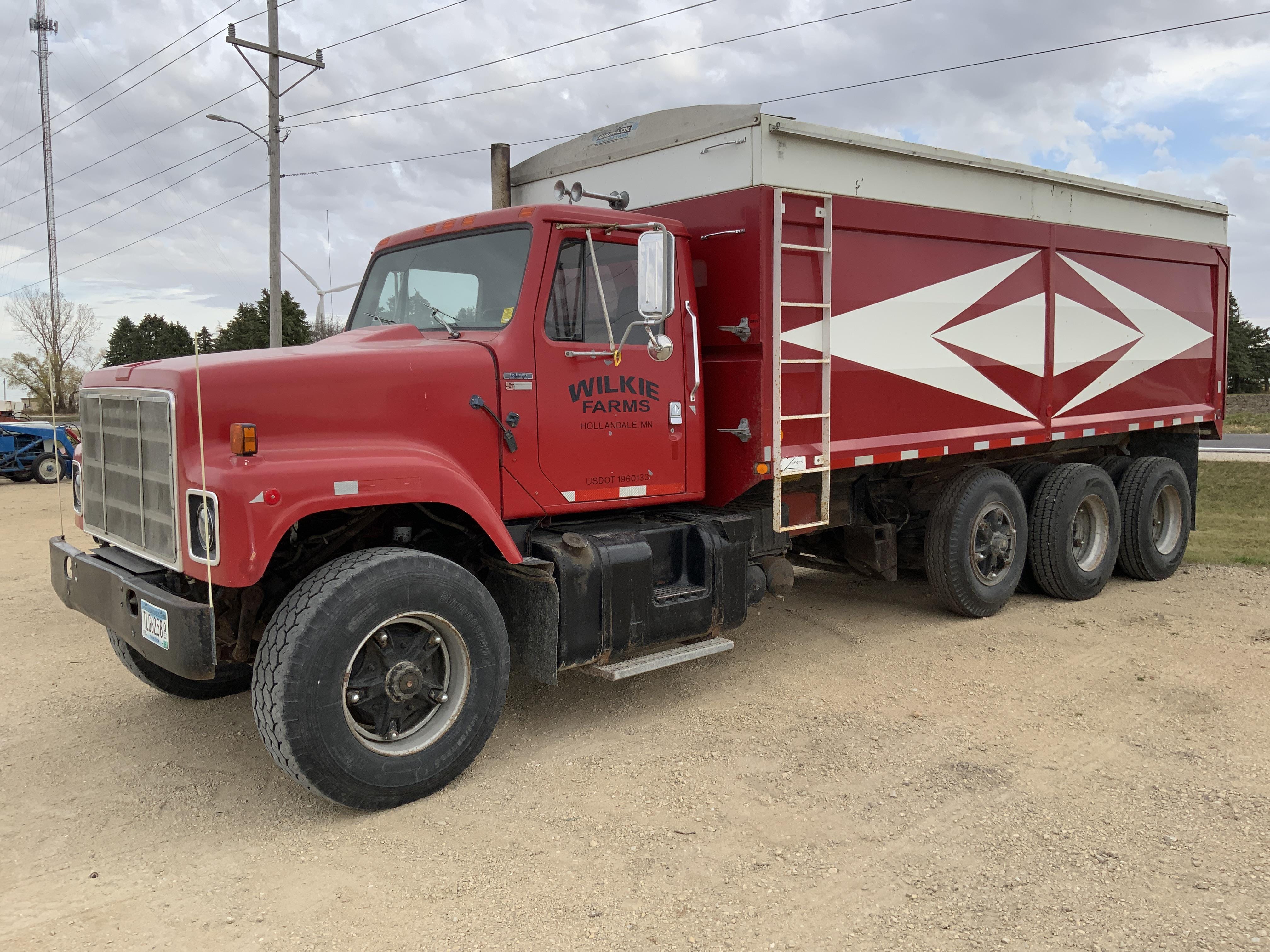 Main image International F-2575