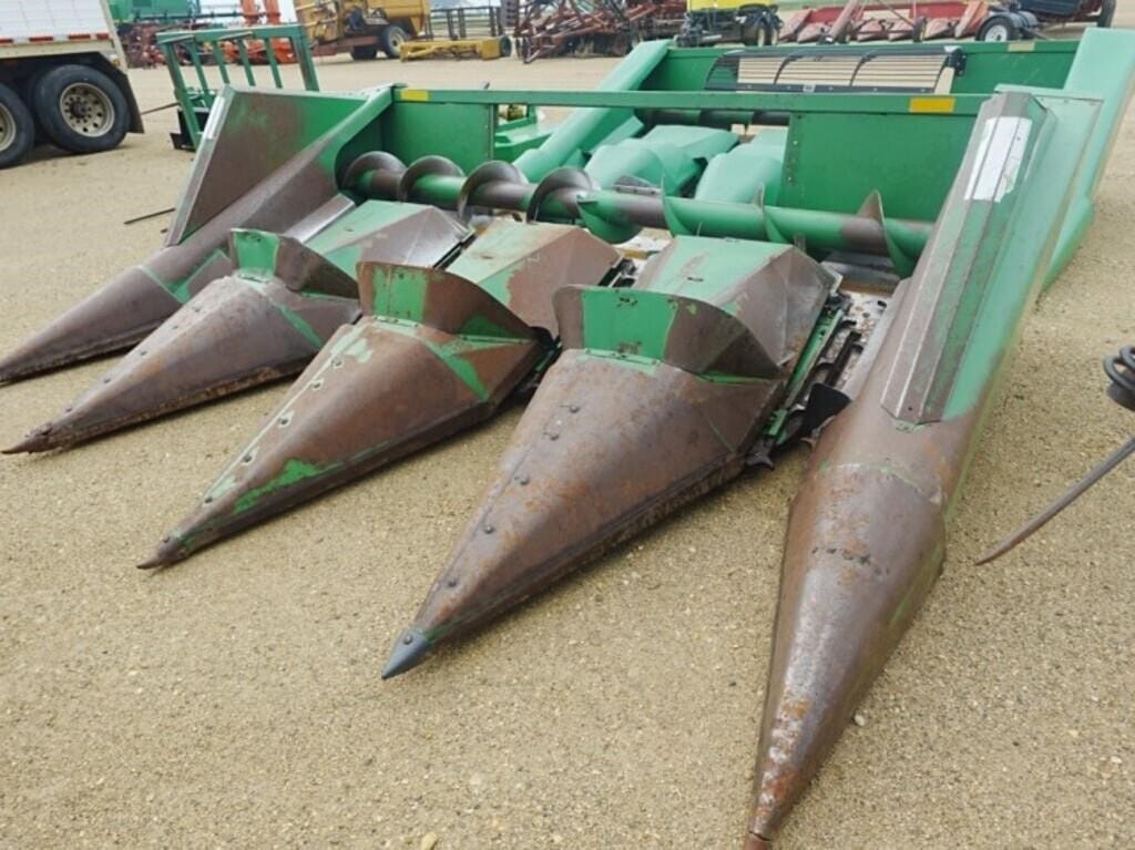 1979 John Deere 444 Equipment Image0