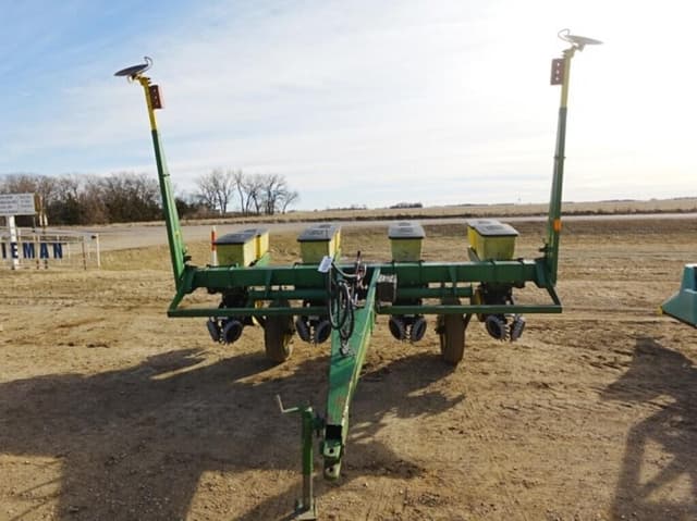 Image of John Deere 7000 equipment image 3