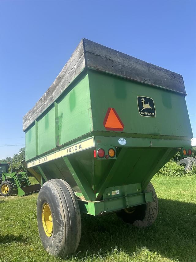 Image of John Deere 1210A equipment image 1