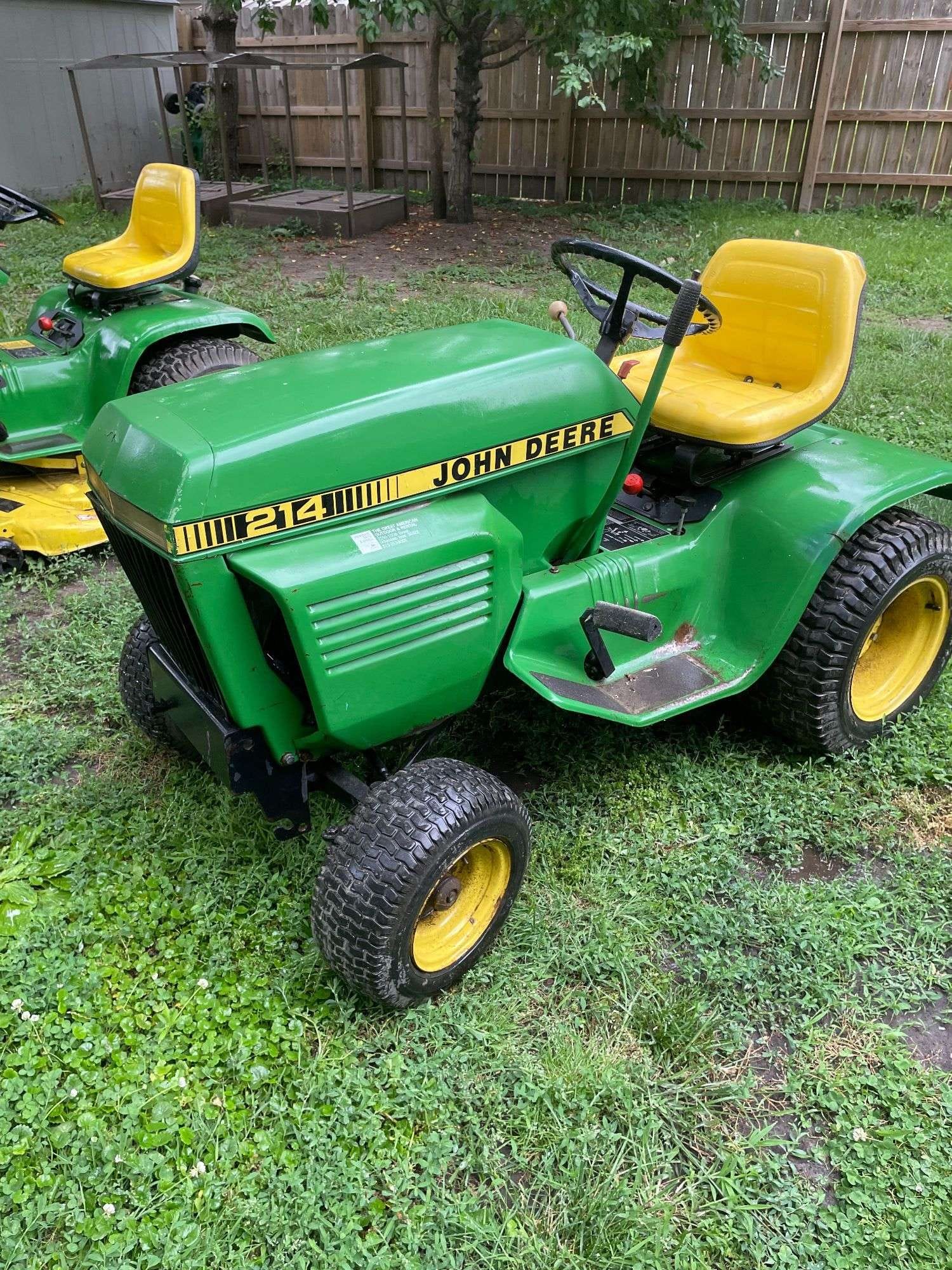 1979 John Deere 214 Equipment Image0