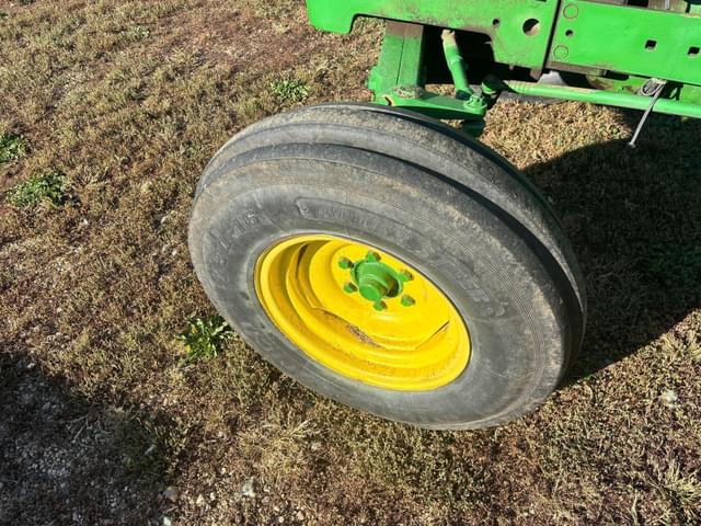 Image of John Deere 2240 equipment image 4
