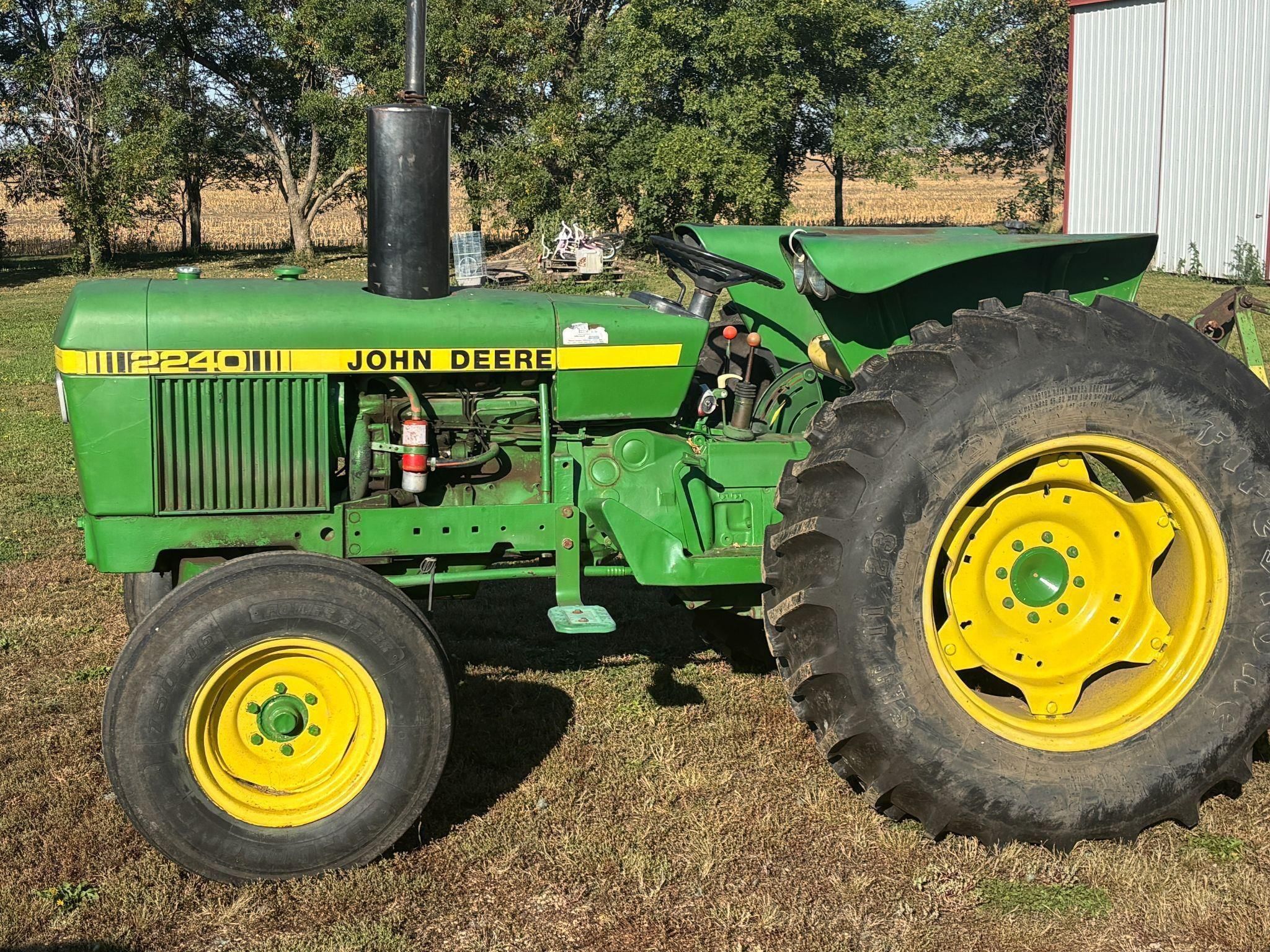 1979 John Deere 2240 Equipment Image0