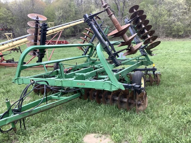Image of John Deere 230 equipment image 2
