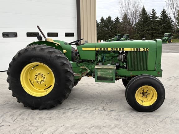Image of John Deere 2440 equipment image 1