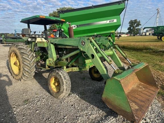 Image of John Deere 2640 equipment image 2