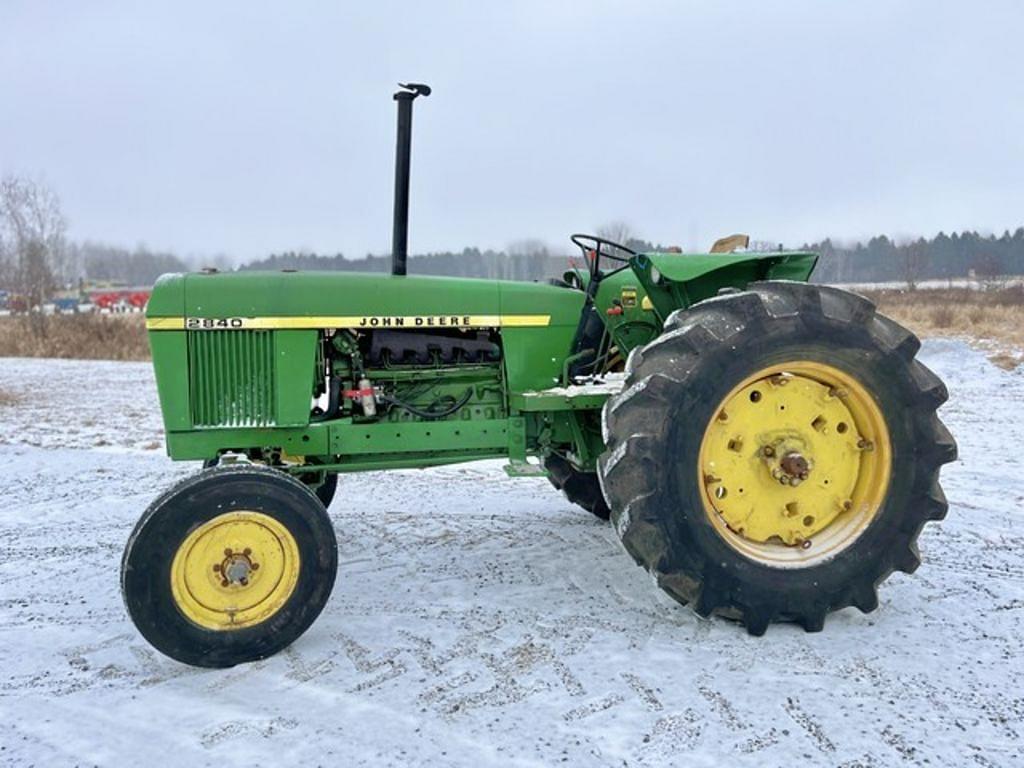 Image of John Deere 2840 Image 0