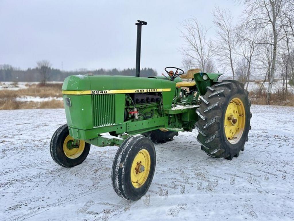 Image of John Deere 2840 Primary image