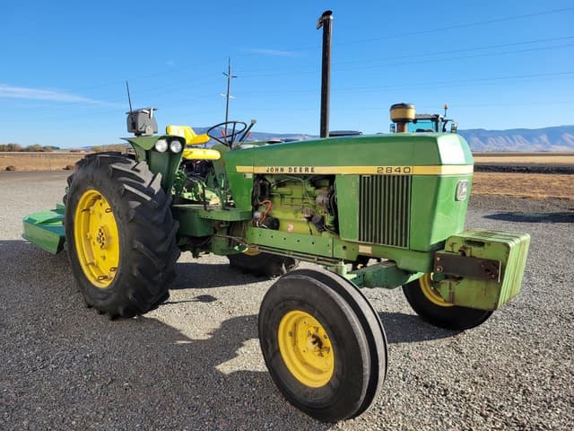 Image of John Deere 2840 equipment image 1