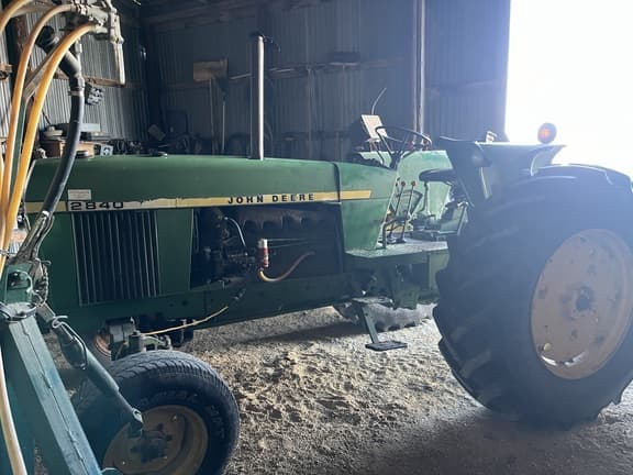 Image of John Deere 2840 equipment image 4