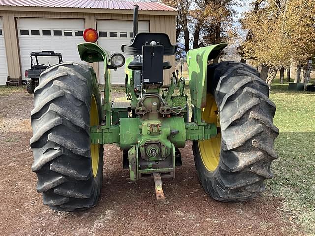 Image of John Deere 2840 equipment image 3