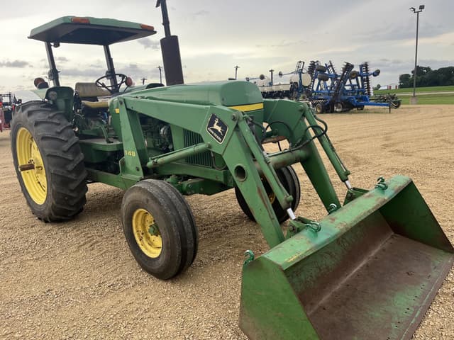 Image of John Deere 2840 equipment image 2