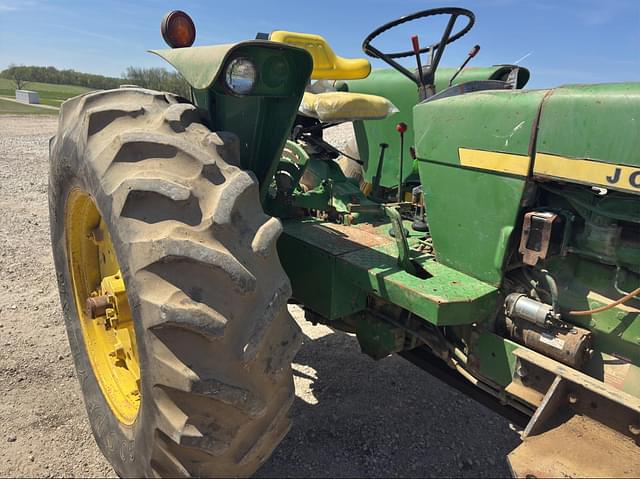 Image of John Deere 2840 equipment image 3