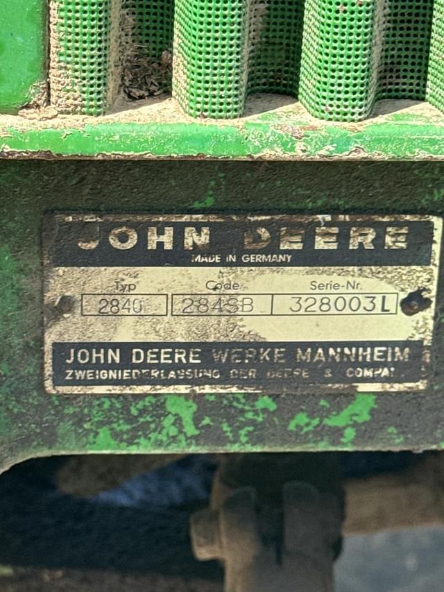 Image of John Deere 2840 equipment image 2
