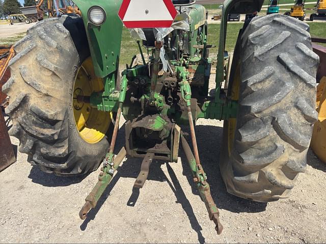Image of John Deere 2840 equipment image 4