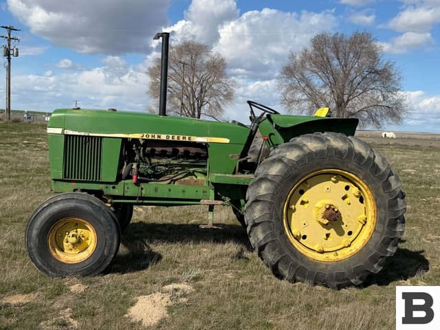 Image of John Deere 2840 equipment image 1