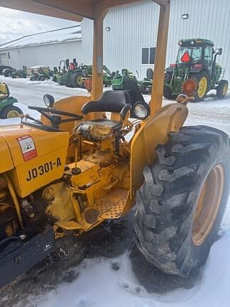 Image of John Deere 301A equipment image 3