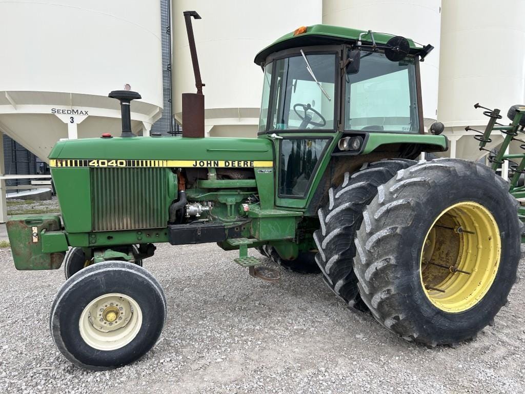 1979 John Deere 4040 Equipment Image0