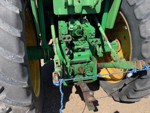 Image of John Deere 4040 equipment image 2