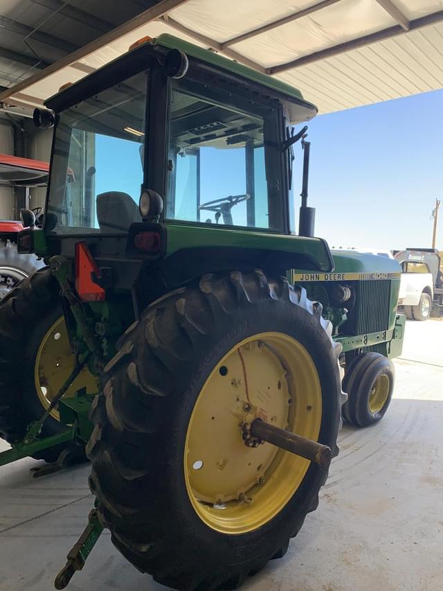 Image of John Deere 4040 equipment image 3