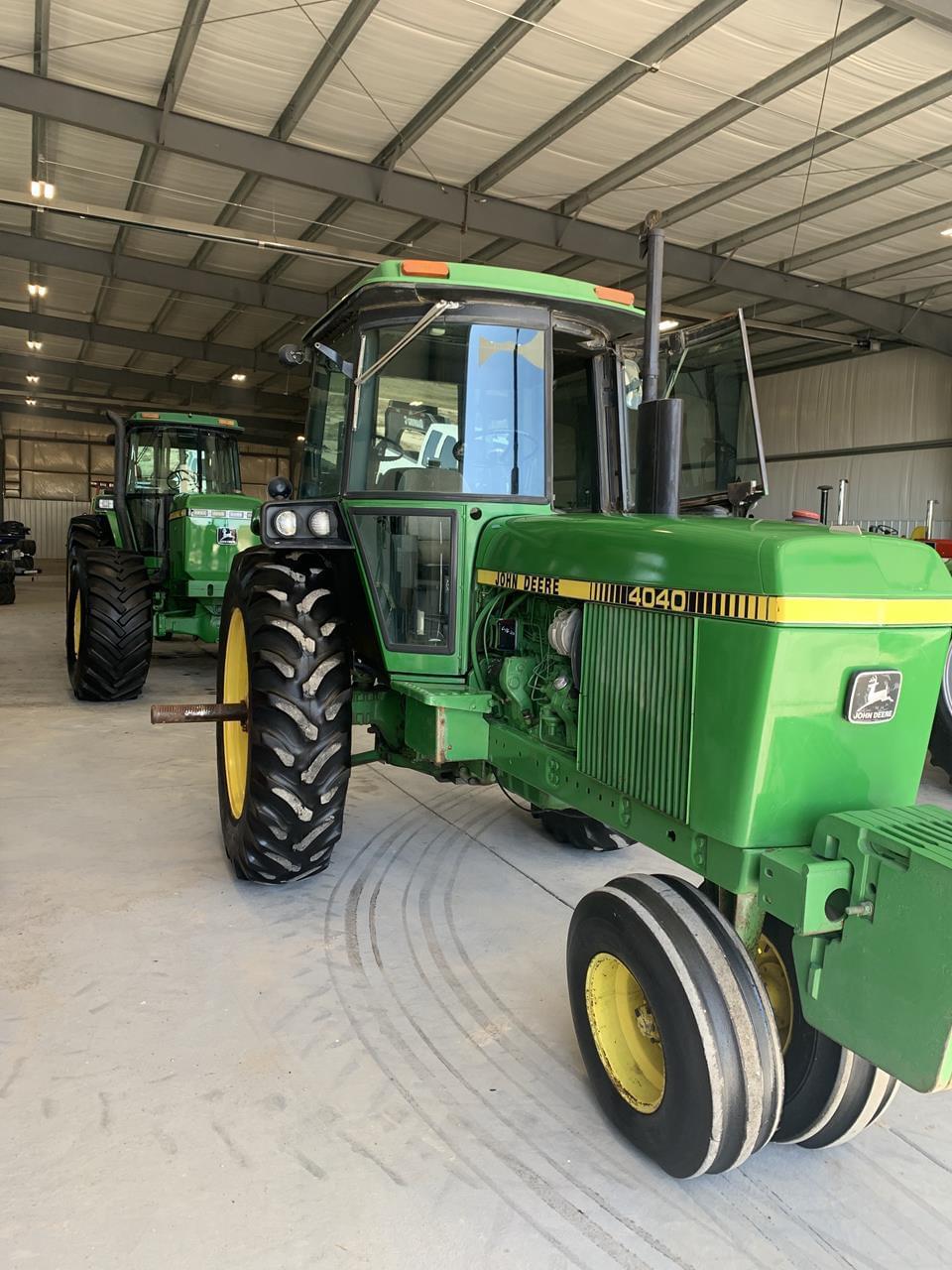Image of John Deere 4040 Primary image