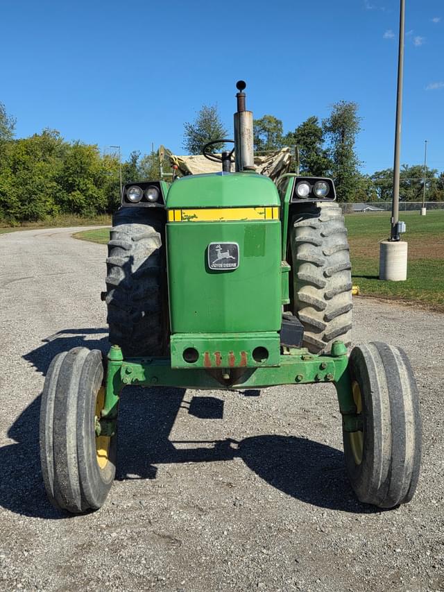 Image of John Deere 4040 equipment image 1