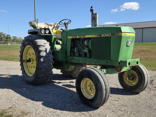 Image of John Deere 4040 equipment image 2