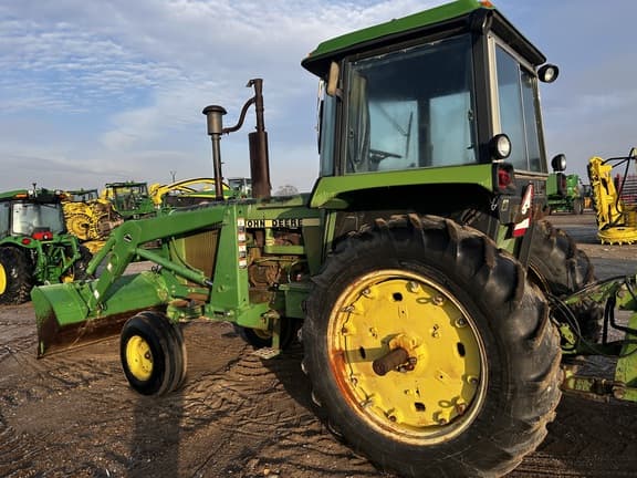 Image of John Deere 4240 equipment image 2