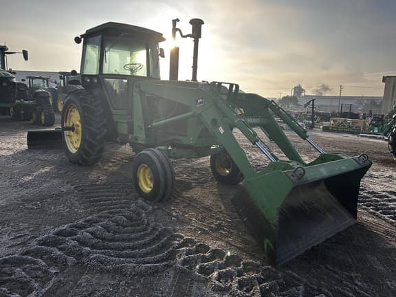 Image of John Deere 4240 equipment image 4