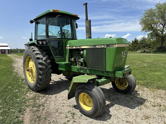 Image of John Deere 4240 equipment image 2