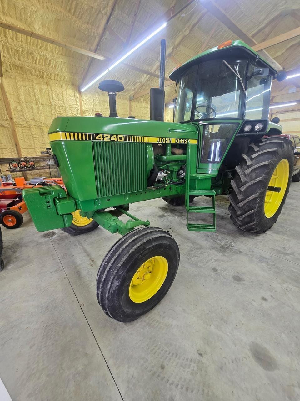 1979 John Deere 4240 Equipment Image0