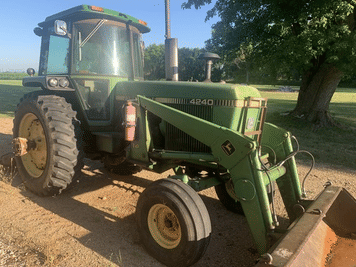 Main image John Deere 4240
