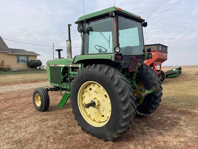 Image of John Deere 4240 equipment image 4