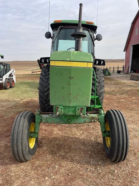 Image of John Deere 4240 equipment image 1