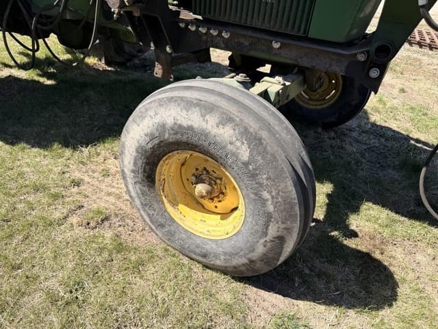 Image of John Deere 4240 equipment image 3