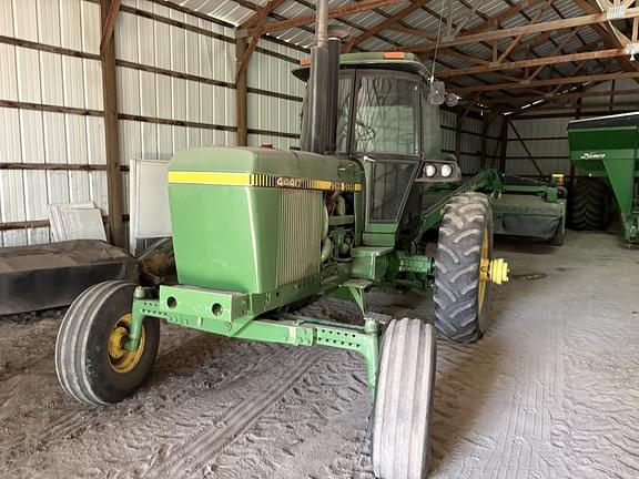 Image of John Deere 4440 equipment image 1