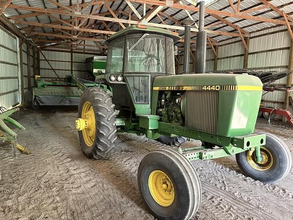 Image of John Deere 4440 Primary image