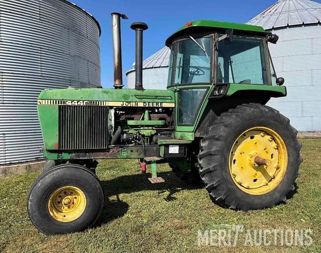 Image of John Deere 4440 equipment image 1