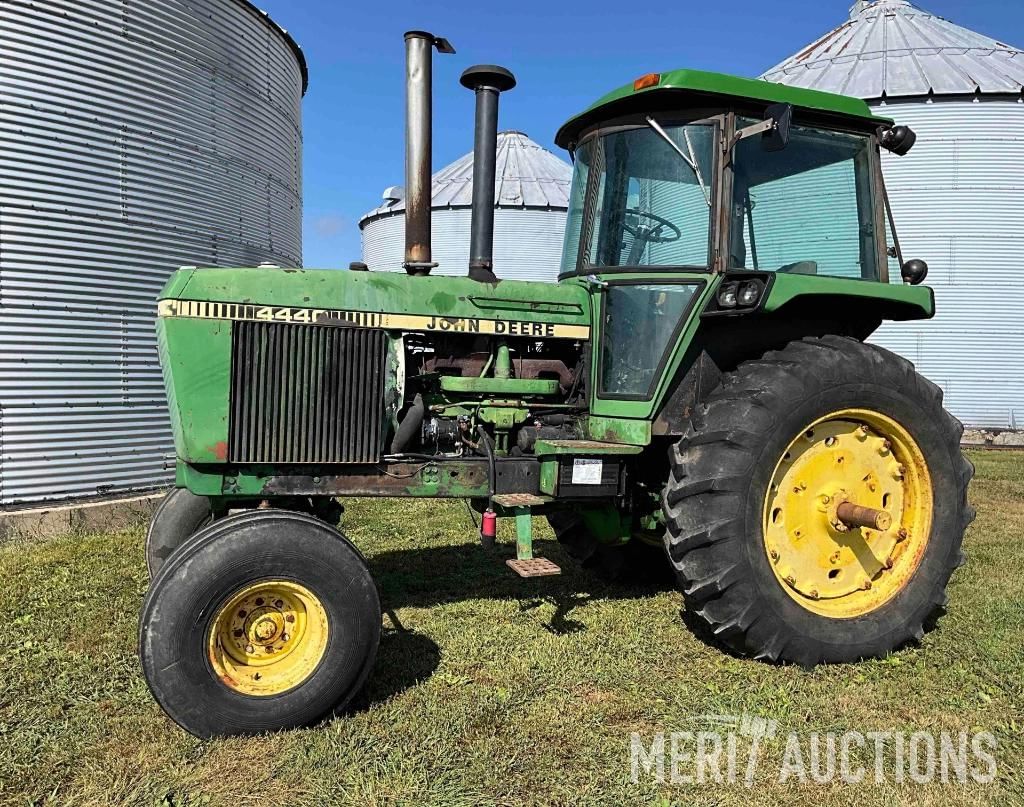 1979 John Deere 4440 Equipment Image0