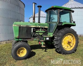 Main image John Deere 4440