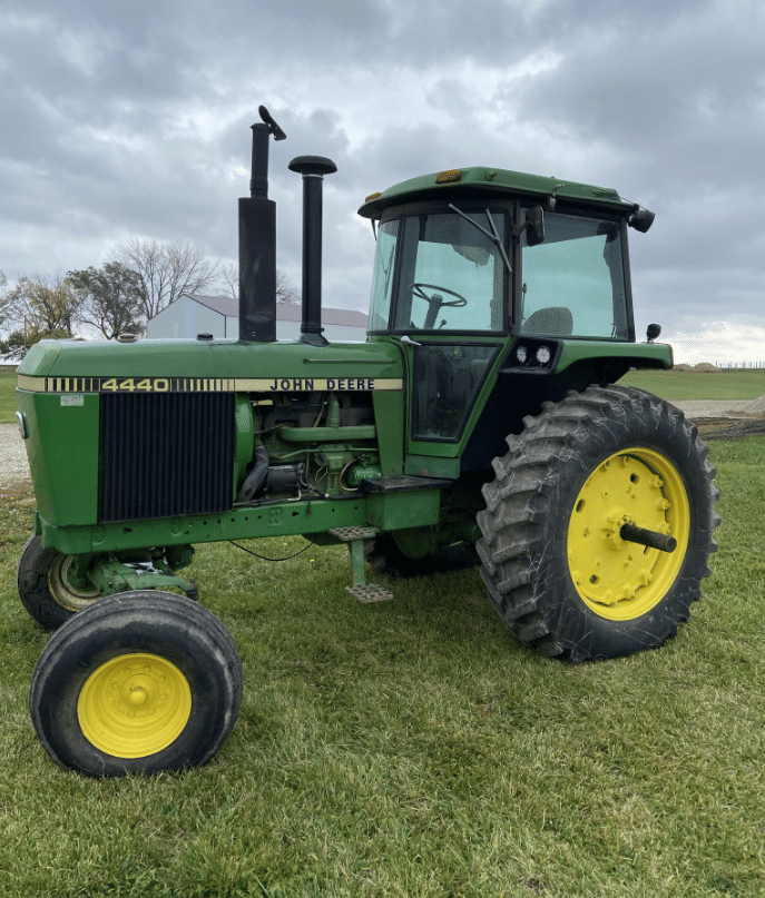 Main image John Deere 4440